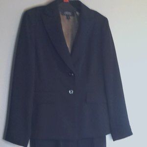Kasper Womens Black 2pc pants and Jacket suit set size 4